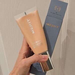 The Uniform Tinted Mineral Sunscreen SPF 45  Shade 28